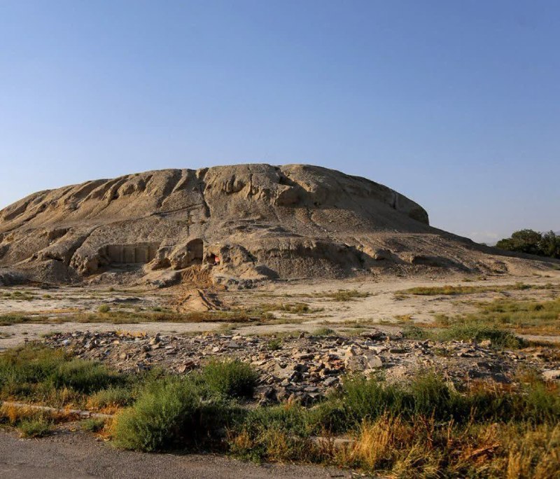 شیروان من: اثر ۵۵۰۰ ساله خراسان شمالی در انتظار یک حصار🔹 ارگ نادری همانجا که باید نماد شکوه تاریخی شیروان باشد، امروز با سیمایی مت