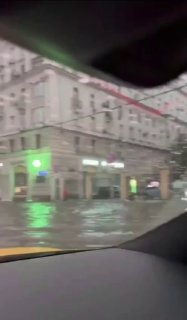 Последствия мощного ливня в Москве. Сегодня в столице объявлен оранжевый уровень погодной опасности.