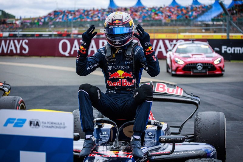 🚦💥 Вчера на трассе Silverstone развернулся недавний, яркий финал недели для че