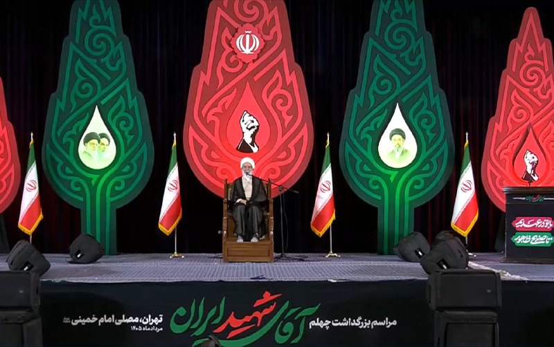ناب جهادی | جنگ و مذاکرات: 📷 هماکنون؛ سخنرانی حجت الاسلام علیاکبری در مراسم بزرگداشت چهلم «آقای شهید ایران»، از سوی رهبر معظم انقلاب در مصلی امام