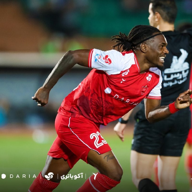 پرسپولیسی ها: ❤️ستاره شدن بازیکن مازاد در پرسپولیستیوی بیفوما، مهاجم پرسپولیس که فصل قبل تنها ۱ گل زد و مازاد محسوب می‌شد، با آمدن مهد