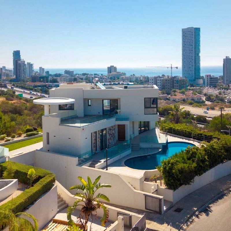 4-bed villa with sea views in Kalogiri, Germasogeia photo 1