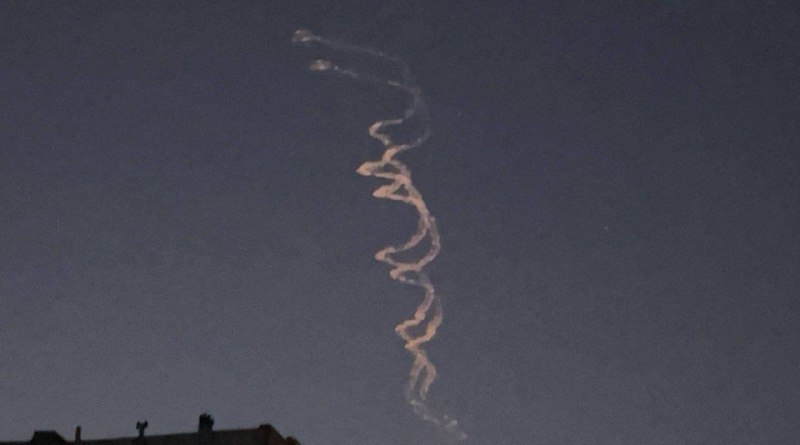 —️🇮🇷/🇯🇴 עוד צילומים של שבילי הטילים הבליסטיים לעבר ירדן