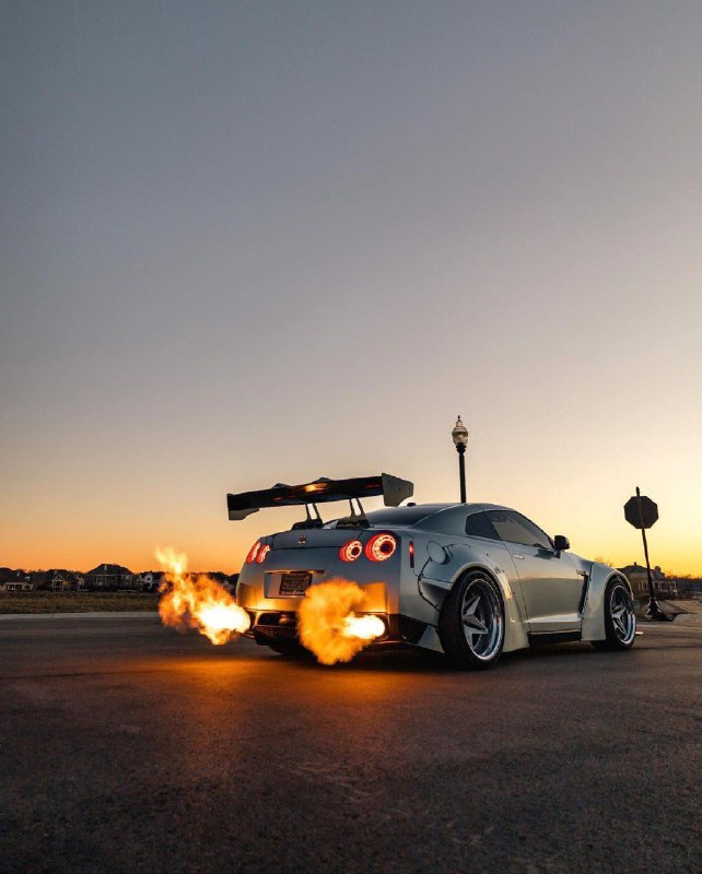 Nissan GTR 6