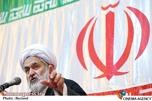 کانال خبرگزاری سینماپرس: 🔹 رئیس سازمان بسیج مستضعفین:🔸 «رسانه» دیگر یک «پیوست جنگ» نیست بلکه در «متن جنگ» قرار دارد/ «مأموریت رسانه» امروز تنها ا