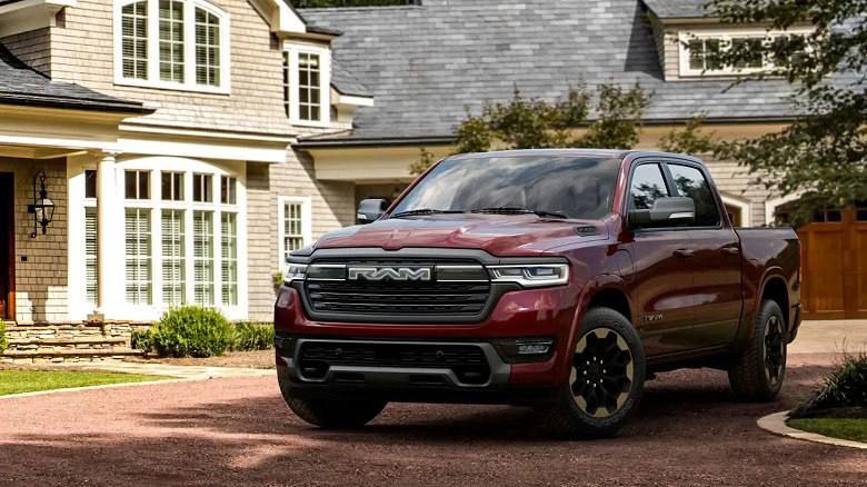 Ram 1500 Ramcharger 2024 проезжает 226 км без капли бензина, разгоняется до 96 км/ч за 4,4 с, а ещё 