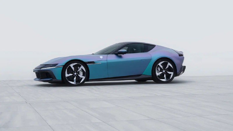Ferrari покрасила эксклюзивный 12Cilindri для Южной Кореи в «хамелеон».