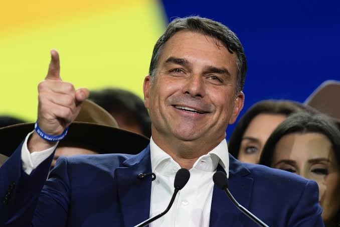מקלפי ועד דרכונים משבר חדש רודף את בולסונארו