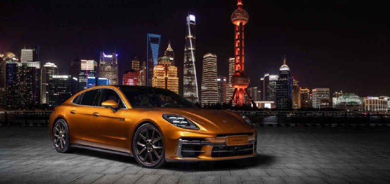 Компания Porsche AG провела в Шанхае официальную презентацию «четырехдверного купе» Panamera нового, 2