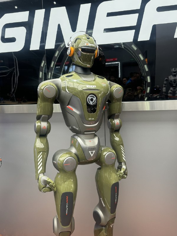 机器人男朋友挺帅