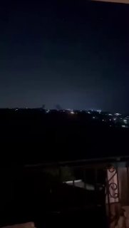 🎦 ברגע בו פגז ארטילרי של צבא השבוי של ישראל פגע בעיירה "אל הניה" באזור צור השוכנת בדרום לבנון.