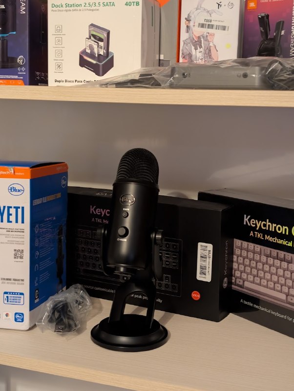 Продаю Blue Yeti (Blackout Edition) все в комплекте