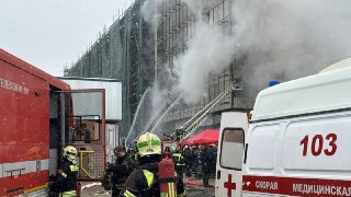 Пятерых человек задержали по делу о пожаре на стройке в Москве, в котором погибли восемь человек По делу о нарушении правил безопасности при ведении строительных работ (ч. 3 ст. 216 УК РФ) задержаны пять человек, сообщает Следственный комитет. ↪️ Пожар про