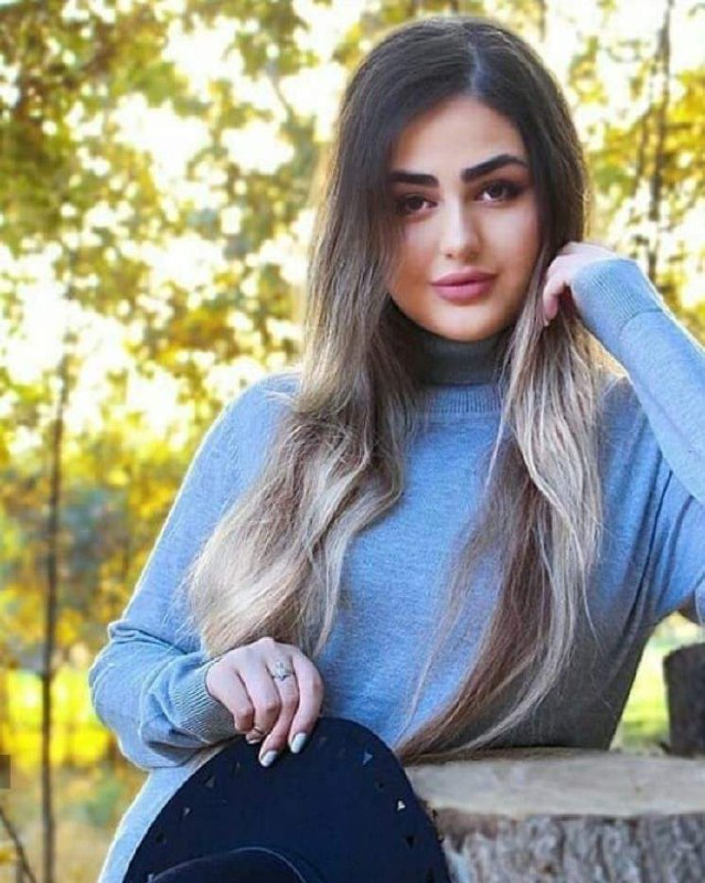 #شعروادب: تو چون‌شهزاده‌ای‌هستی‌و من‌مثلِ فقیرممرا مجنونِ خود کردی، دگر از خود نگیرمتمـامِ آرزوی مـن شـده ، یک بـارِ دیگـر!!در آغـ