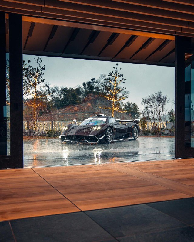 Pagani Huayra R 4