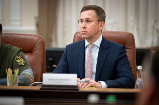 Верховная Рада проголосовала за назначение новым премьером Украины бывшего руководителя «Нафтогаза» и «Укрнафты» Сергея Корецкого.Сергею Корецкому 48 лет. На пост премьер-министра его выдвинул Зеленский.