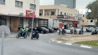 🇮🇱 הערבים כבר חוגגים: שיירות חגיגה ברהט ובלוד. חדשות ישראל.