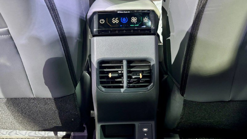 Компания Kia представила компактный кроссовер Syros 7