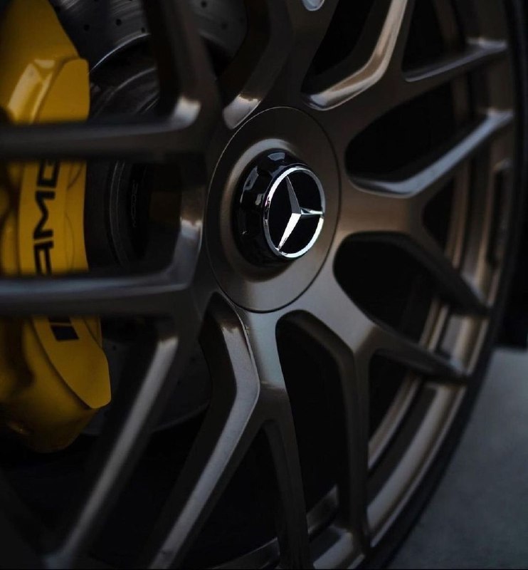 Mercedes-AMG GT63 S 3