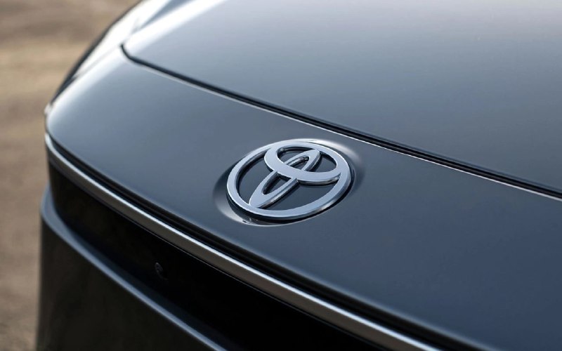 Toyota возобновила работу четырех заводов из 10 в Японии. Остальные предприятия пока находятся в про