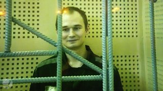 Суд отклонил жалобу жены Азата Мифтахова на бездействие следователя. Политзаключенный рассказал о пытках в колонии в ХарпеЛабытнангский горсуд отклонил жалобу Елены Горбань, жены политзаключенного Азата Митфахова на бездействие следователя, передает «Медиа