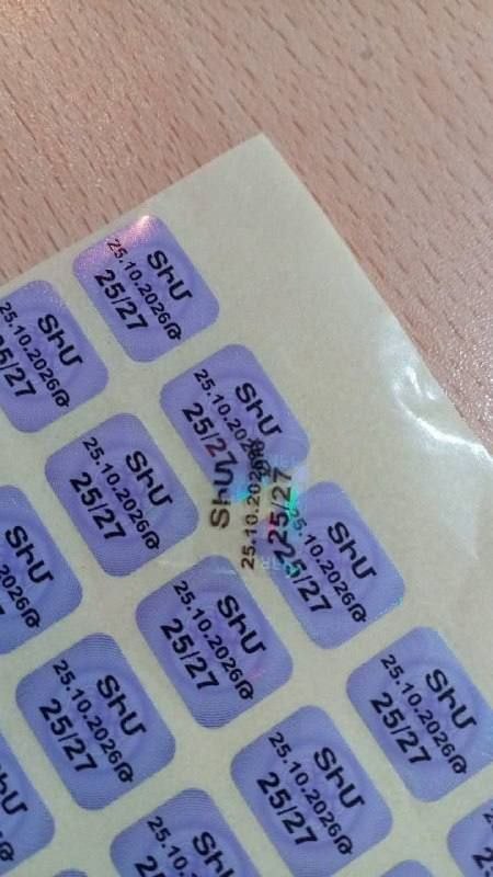 אזהרה תגים מודפסים באיכות ירודה - גוהר מלויאן חברה במפלגת ארמניה החזקה אמרה כי מפלגתה דורשת ששגיאת הדפסה זו…
