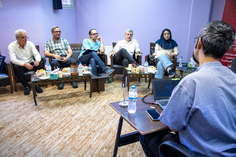 پایگاه اطلاعرسانی انجمن سینمای جوانان ایران: 🟢دومین روز جلسه پیچینگ استان یزد برگزار شد🎥دومین روز جلسه پیچینگ استان یزد با بررسی چهار فیلمنامه از مجموع ۱۲ فیلمنامه ر