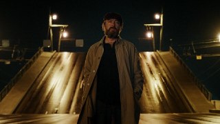 Третий сезон сериала «Метод» удалили из онлайн-кинотеатров «Кинопоиск» и «Иви» по требованию Роскомнадзора, сообщил один из продюсеров сериала Владимир Маслов.«Мы запросили разъяснения, какие именно нормы закона и традиционные ценности были нарушены. Докум