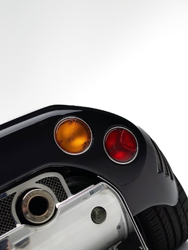 Spyker C8 Laviolette 2006 года выделяется на фоне однообразного мира суперкаров. Собранный вручную в 10