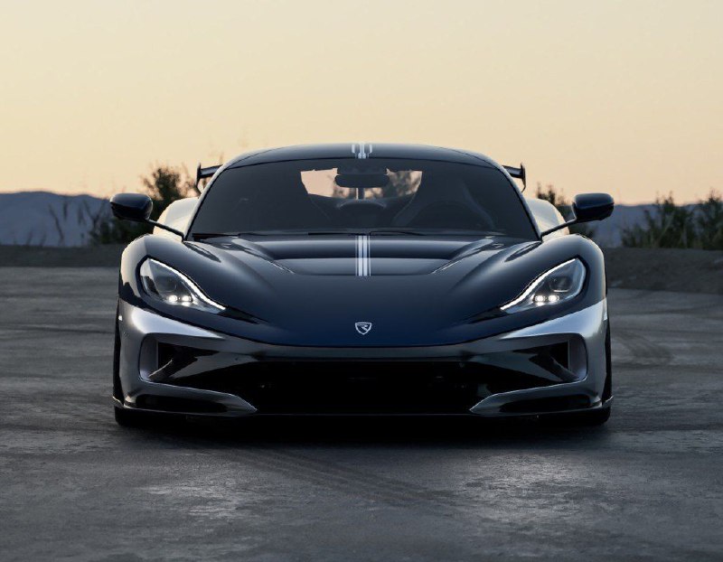 Новейшая модель Rimac Nevera Founder's Edition мощностью 2107 л.с. — самая редкая из всех Nevera.