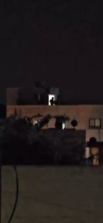 חלק מכוחות הכיבוש מסתערים על העיר אל-דהיריה מדרום לחברון ופשטו על בית.