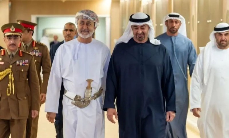 روزنامه ایران: ⭕ سلطان عمان با محمد بن زاید در ابوظبی دیدار کرد🔹«هیثم بن طارق» سلطان عمان امروز با سفر به ابوظبی با «محمد بن زاید» رئیس