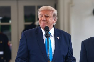 Трамп сообщил о соглашении по разоружению ХАМАС⚪️ О чем идет речь. По словам Трампа, соглашение должно стать шагом к тому, чтобы сектором Газа управляло «новое палестинское правительство», которое будет сотрудничать с Советом мира и помогать палестинцам.⚪️