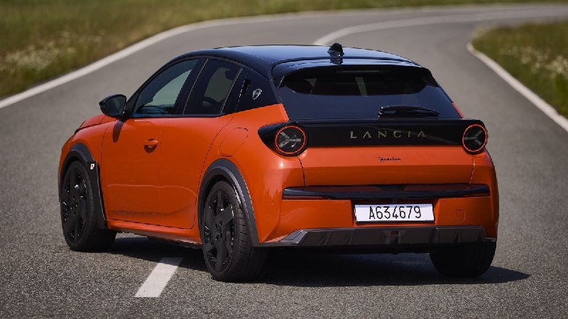 Lancia возродила спортивную линейку HF 2