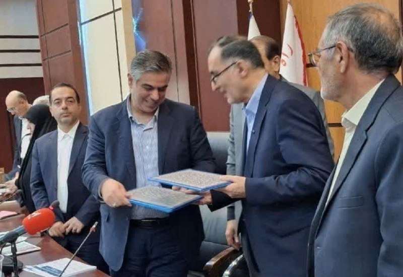 کانال عصر مرکزی: 🔴🔴🔴 لنجابی: ۱۰۷۰ قطعه زمین به خانواده‌های شهدا و ایثارگران استان مرکزی واگذار می‌شود👤 لنجابی، مدیرکل راه و شهرسازی استان