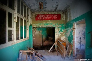 ⚡️ Двух несовершеннолетних школьниц задержали по подозрению в спланированном убийстве знакомого подростка в Подмосковье. Среди версий — жестокая играВ Орехово-Зуевском районе прокуратура взяла под контроль расследование убийства школьника, тело которого об