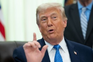 США второй день подряд атакуют Иран  ⚪️ Удары США. Американские военные нанесли серию ударов по объектам военной инфраструктуры Ирана. Как сообщило Центральное командование ВС США, целью стали системы ПВО, связи, разведки и управления беспилотниками. В Ваш