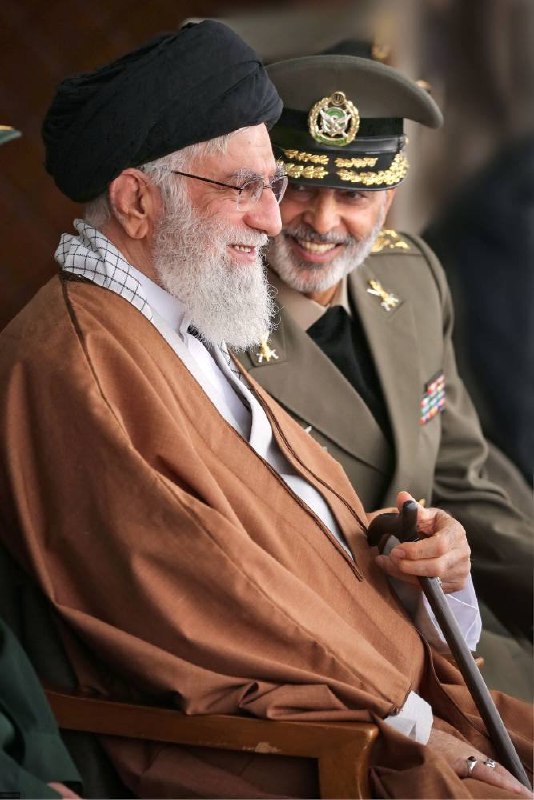 🚩سپاه سایبری ایران 🇮🇷: ✎🔺 امروز روز عکاسی (یا عکاس) بود.. به همین مناسبت یکی از دیده شده ترین عکسهای شهدای بزرگ ۹ اسفند رو دوباره بازنشر کردیم.