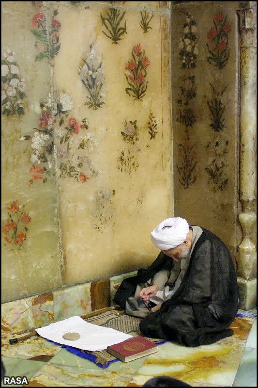 آثار و برکات نماز: ✨ آیت‌الله بهجت رحمه‌الله‌علیه:«اگر کسی با وجود این همه مشوّقات در قرآن و روایات، برای سیر و کمال از آنها بهره‌مند نشود،