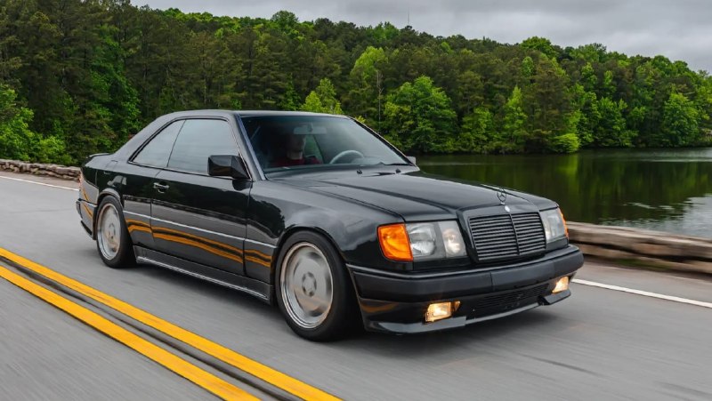 Самый дорогой W124? За редкий AMG Hammer просят $900 000На аукцион RM Sothe