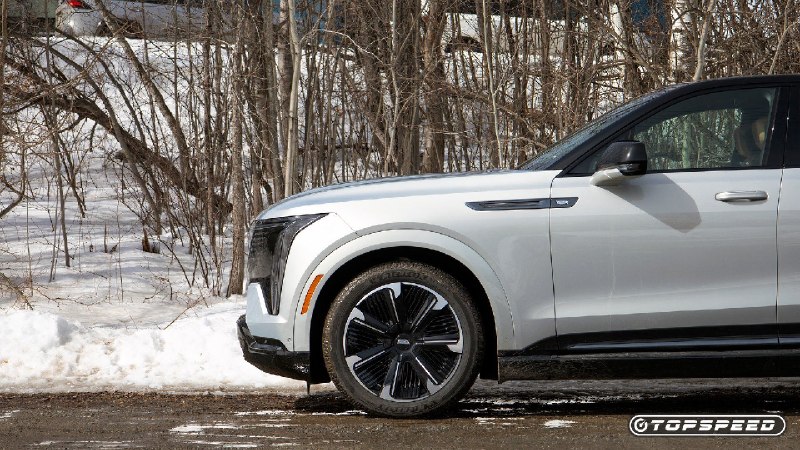🚗⚡ Ещё один скачок в автономном автопроме: Cadillac Escalade IQ 2026 – рекордны