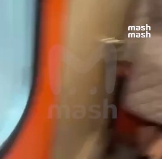 Солистка группы "Демо" Любовь Толкунова ехала в перевернувшемся поезде Челябинск — Москва. Артистка направлялась на концерт в Уфу с пересадкой.По нашей информации, она выбралась и поймала связь прямо в поле. Сообщила — с ней и группой всё в порядке. Говори