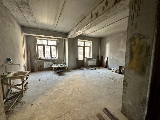 Yangi qurilgan uydan 136m2 xomaki kvartira