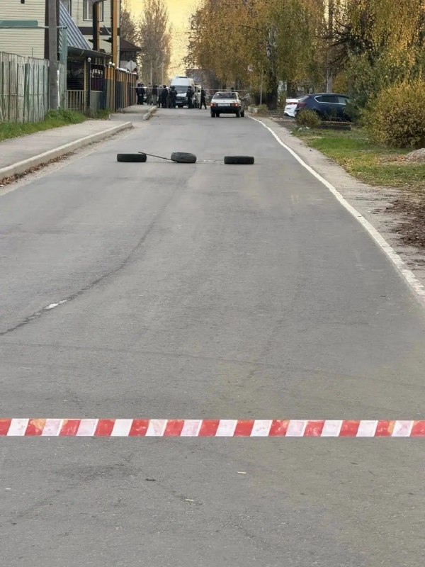 APU הוריד מכשירי נפץ ממל"טים בשלושה בתי ספר ו-17 גני ילדים בברינסק. ספירס עובדים על הקרקע, חלק מהרחובות במח…