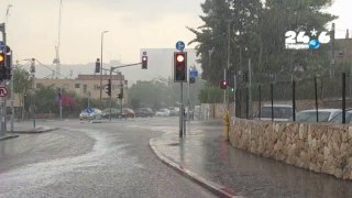 🇮🇱 תיעוד נוסף מהגשמים החריגים היום בצהריים בשכונת תלפיות, ירושלים. שלמה מזג אוויר.