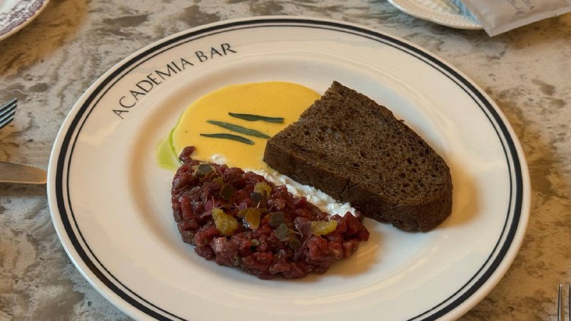 Праздничный завтрак в Academia Bar Shuvaloff.Любимое место в Питере у меня, и второе после Self Edge у Лизы 🤍Праздничный завтрак в Academia Bar Shuvaloff.Любимое место в Питере у меня, и второе после Self Edge у Лизы 🤍