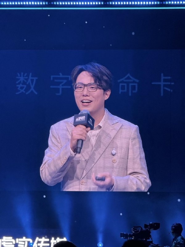 卡子瘦了罗胖都瘦了卡子瘦了罗胖都瘦了