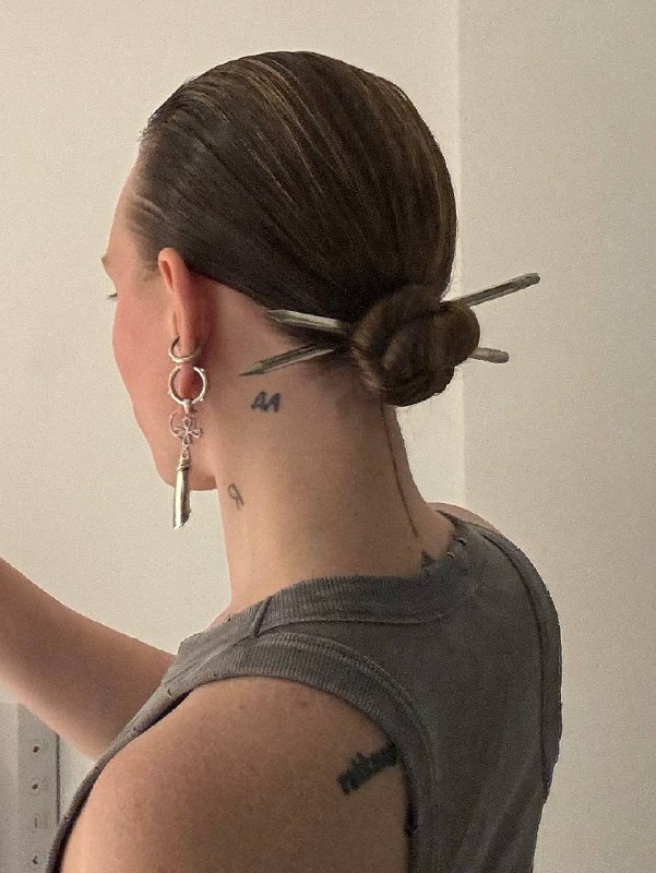 Долго размышляла о том — в каком магазине, на какой витрине я представлю свои украшения. Кто бы мне сразу сказал, что это будет — art room IRNBY 🫢 Судьба привела, не иначе…Теперь украшения Hairpin MT можно купить в IRNBY в Питере Маленький шаг, но какой круто! Горжусь тем, что мы делаем. Радуюсь тому, что люди носят мои украшения!Плакать от счастья и прыгать от восторга — вот что я чувствую внутри ❤️‍🔥Долго размышляла о том — в каком магазине, на какой витрине я представлю свои украшения. Кто бы мне сразу сказал, что это будет — art room IRNBY 🫢 Судьба привела, не иначе…Теперь украшения Hairpin MT можно купить в IRNBY в Питере Маленький шаг, но какой круто! Горжусь тем, что мы делаем. Радуюсь тому, что люди носят мои украшения!Плакать от счастья и прыгать от восторга — вот что я чувствую внутри ❤️‍🔥