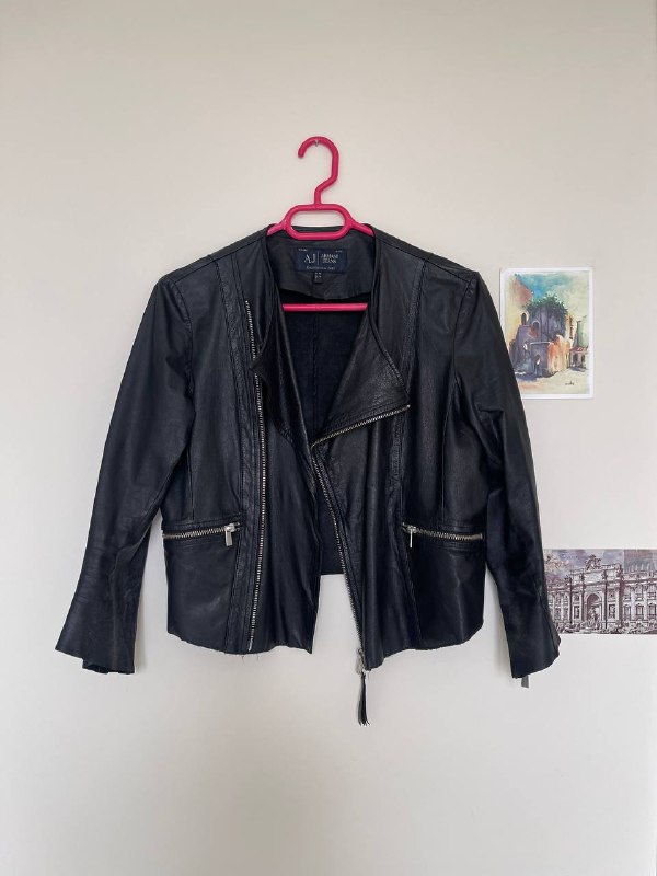 Продаю оригинальную кожаную куртку Armani Jeans