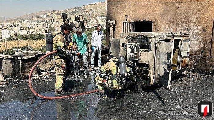 عملیات۱٢۵ | رسانه آتش نشانان ایران: 🔥 آتشسوزی ژنراتور برق در پشتبام ساختمان ۵ طبقهآتشسوزی یک دستگاه ژنراتور برق در پشتبام یک ساختمان آزمایشگاهی ۵ طبقه د